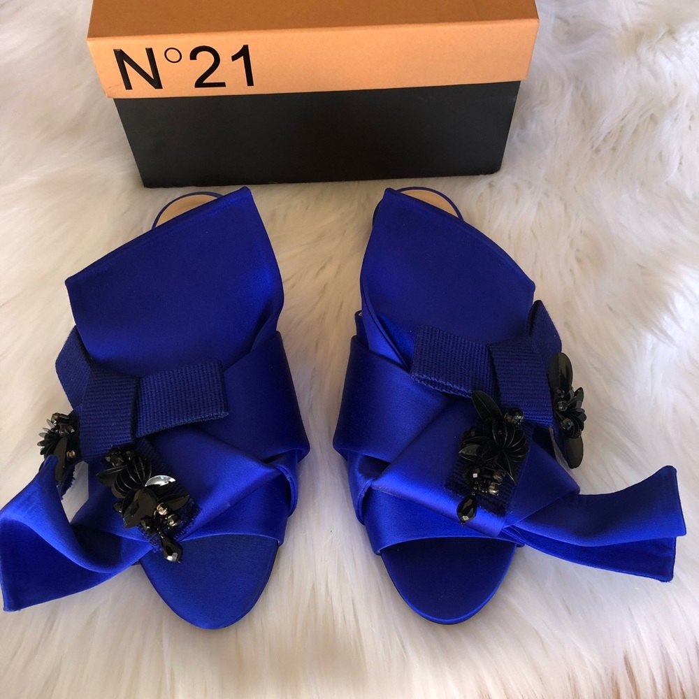 No. 21 Sandals